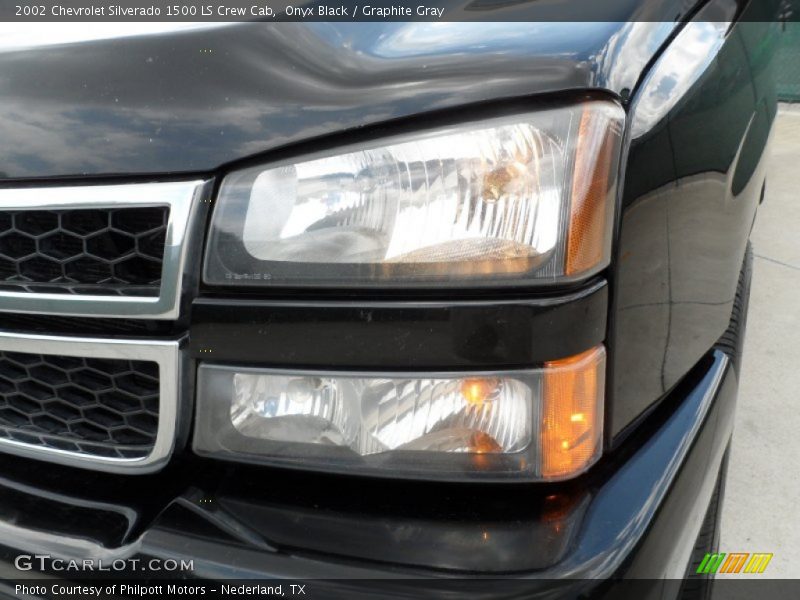 Onyx Black / Graphite Gray 2002 Chevrolet Silverado 1500 LS Crew Cab