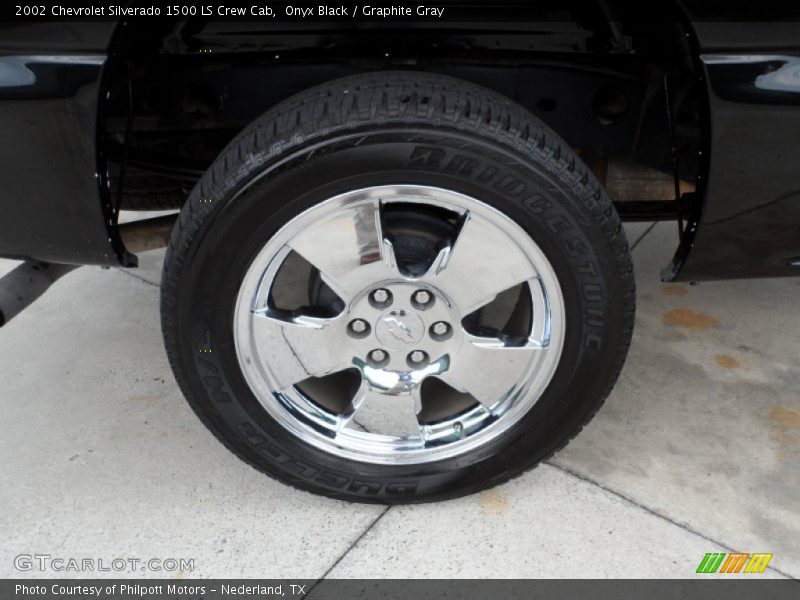 Onyx Black / Graphite Gray 2002 Chevrolet Silverado 1500 LS Crew Cab