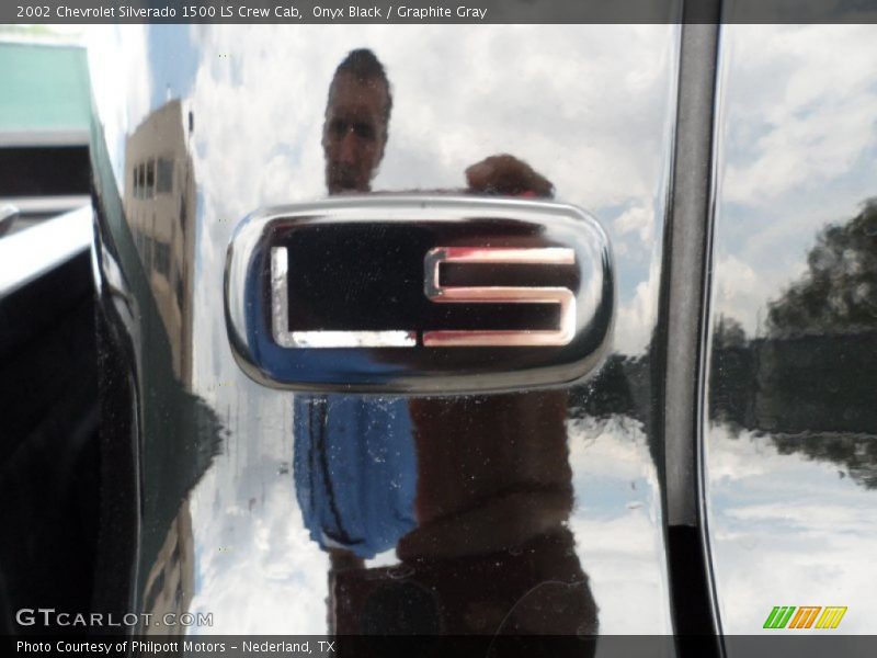  2002 Silverado 1500 LS Crew Cab Logo