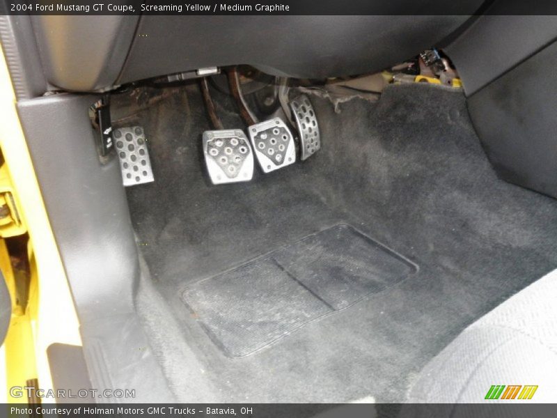 Screaming Yellow / Medium Graphite 2004 Ford Mustang GT Coupe