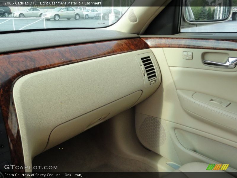 Light Cashmere Metallic / Cashmere 2006 Cadillac DTS
