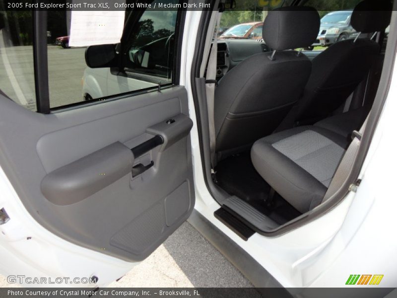 Oxford White / Medium Dark Flint 2005 Ford Explorer Sport Trac XLS