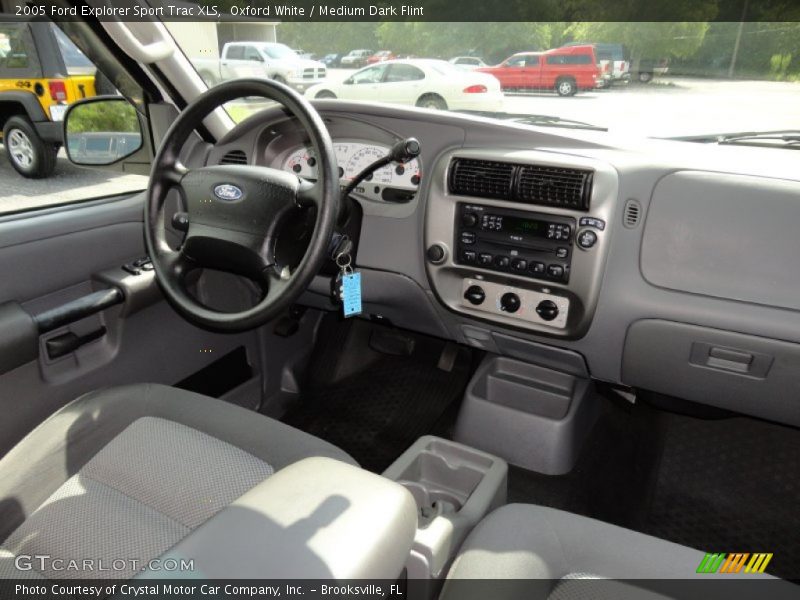 Oxford White / Medium Dark Flint 2005 Ford Explorer Sport Trac XLS