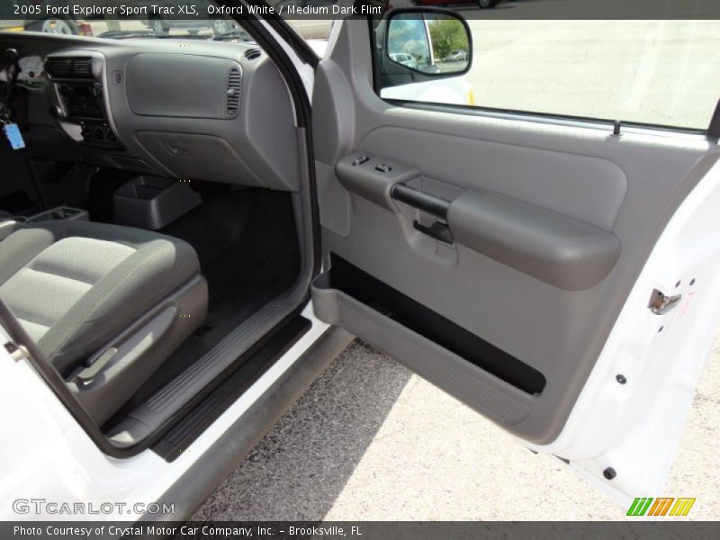 Oxford White / Medium Dark Flint 2005 Ford Explorer Sport Trac XLS