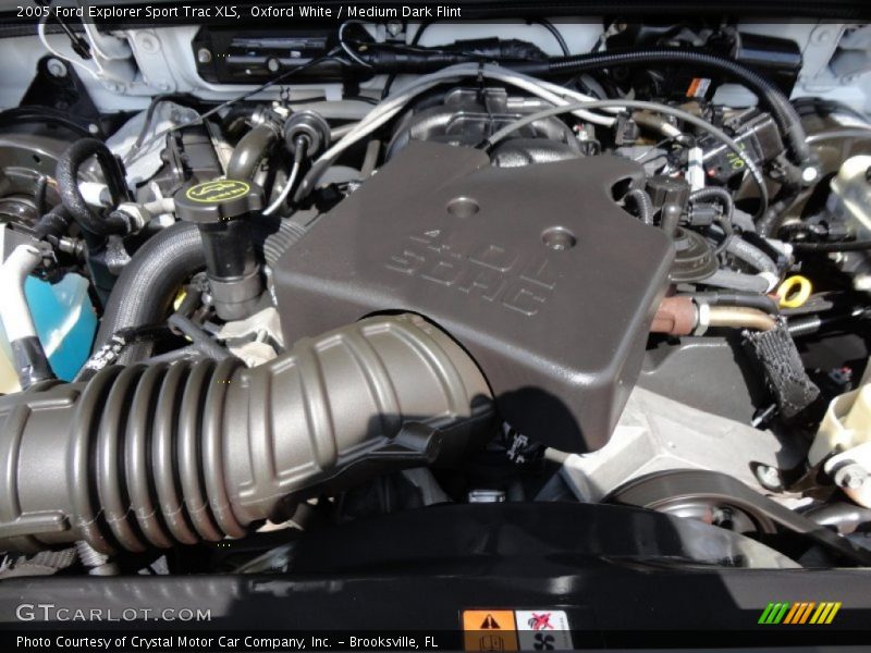 Oxford White / Medium Dark Flint 2005 Ford Explorer Sport Trac XLS
