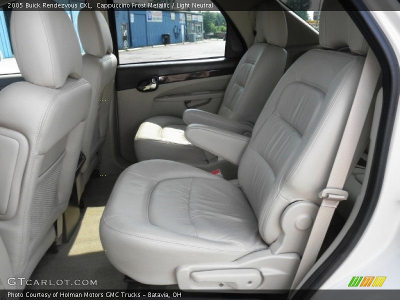  2005 Rendezvous CXL Light Neutral Interior