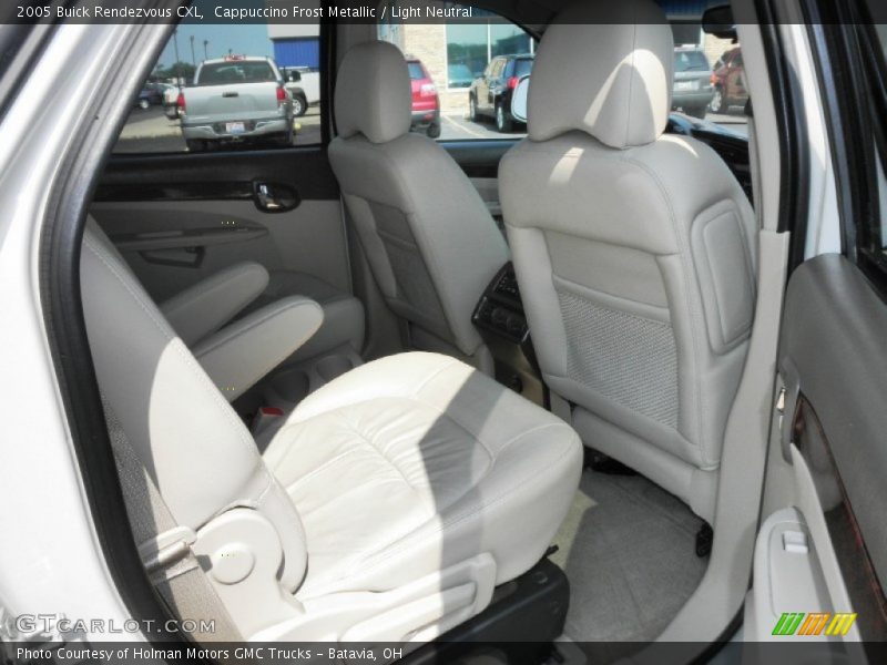  2005 Rendezvous CXL Light Neutral Interior