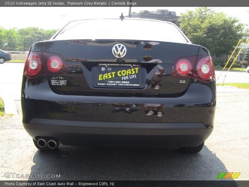 Platinum Grey Metallic / Cornsilk Beige 2010 Volkswagen Jetta SE Sedan