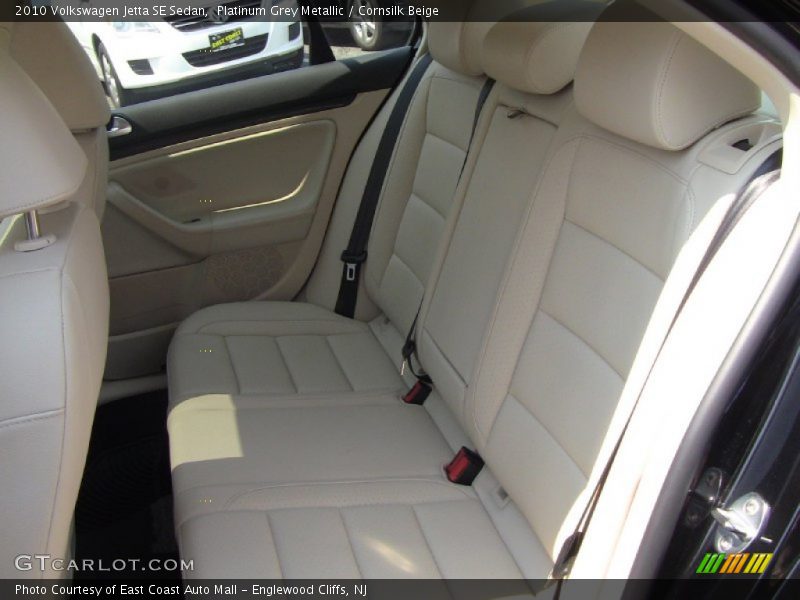 Platinum Grey Metallic / Cornsilk Beige 2010 Volkswagen Jetta SE Sedan