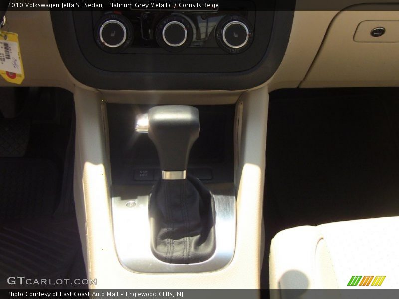 Platinum Grey Metallic / Cornsilk Beige 2010 Volkswagen Jetta SE Sedan