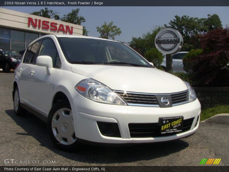 Fresh Powder / Beige 2009 Nissan Versa 1.8 S Hatchback
