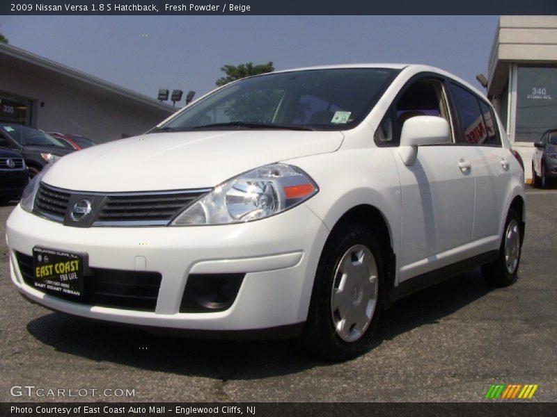 Fresh Powder / Beige 2009 Nissan Versa 1.8 S Hatchback