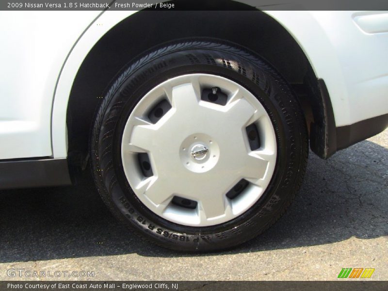 Fresh Powder / Beige 2009 Nissan Versa 1.8 S Hatchback