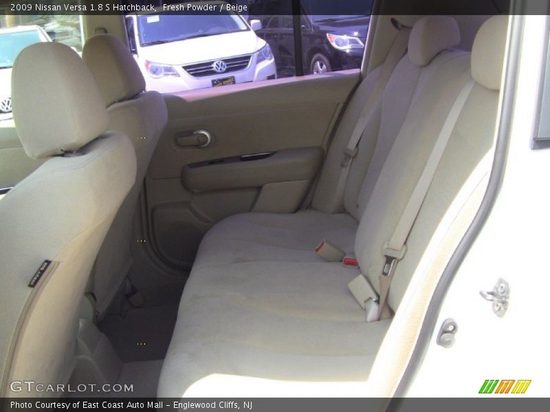 Fresh Powder / Beige 2009 Nissan Versa 1.8 S Hatchback