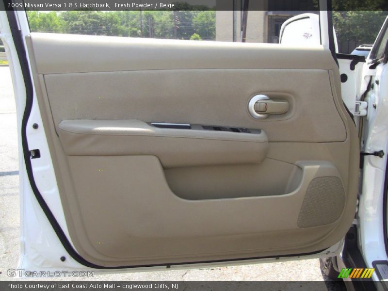 Fresh Powder / Beige 2009 Nissan Versa 1.8 S Hatchback
