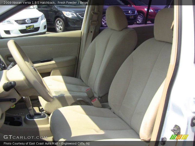 Fresh Powder / Beige 2009 Nissan Versa 1.8 S Hatchback