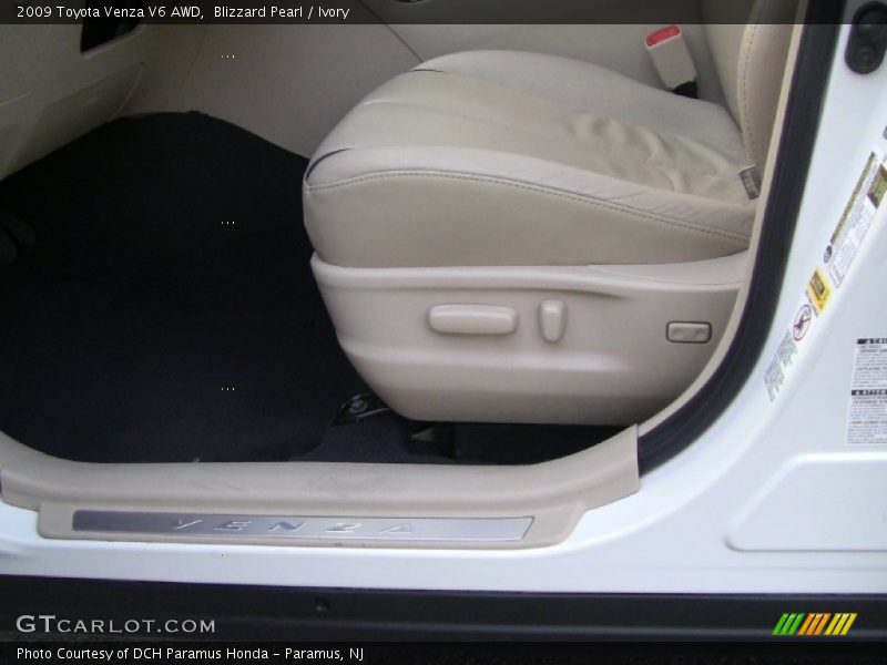 Blizzard Pearl / Ivory 2009 Toyota Venza V6 AWD