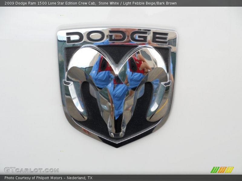 Stone White / Light Pebble Beige/Bark Brown 2009 Dodge Ram 1500 Lone Star Edition Crew Cab