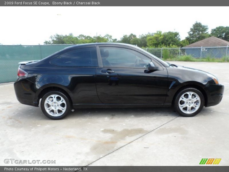 Ebony Black / Charcoal Black 2009 Ford Focus SE Coupe