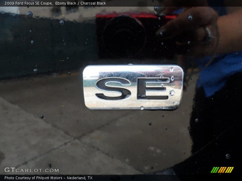 Ebony Black / Charcoal Black 2009 Ford Focus SE Coupe