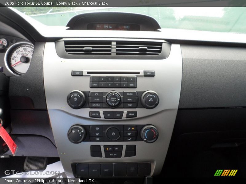 Ebony Black / Charcoal Black 2009 Ford Focus SE Coupe