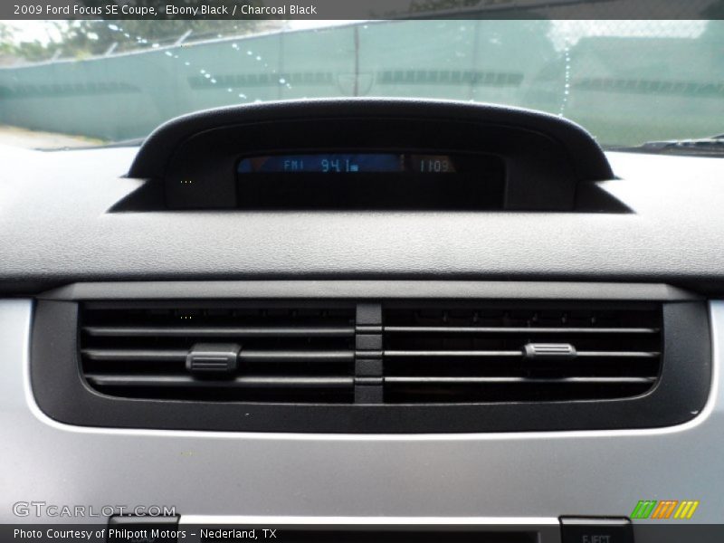 Ebony Black / Charcoal Black 2009 Ford Focus SE Coupe