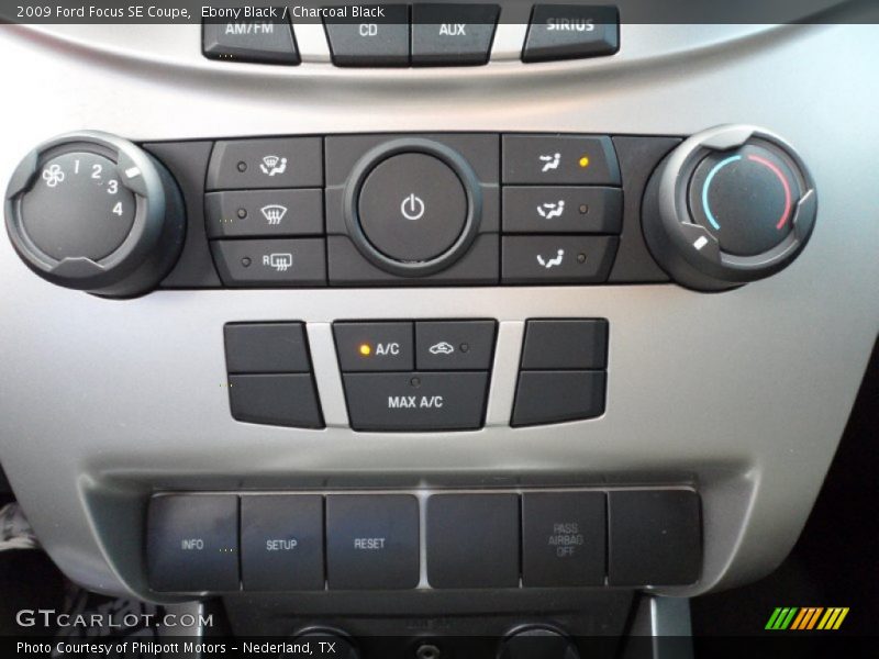 Ebony Black / Charcoal Black 2009 Ford Focus SE Coupe