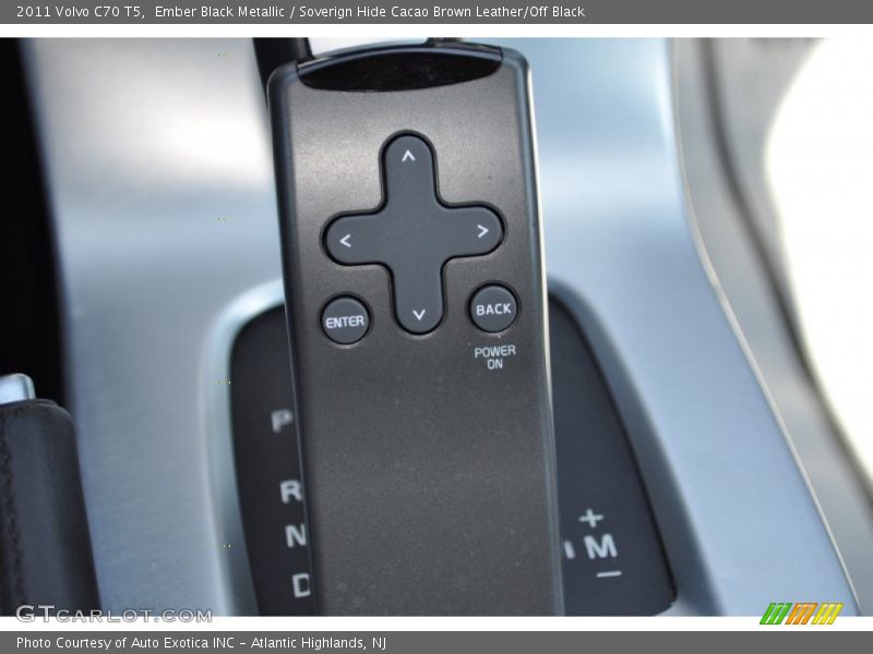 Ember Black Metallic / Soverign Hide Cacao Brown Leather/Off Black 2011 Volvo C70 T5