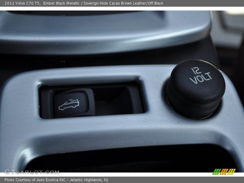 Ember Black Metallic / Soverign Hide Cacao Brown Leather/Off Black 2011 Volvo C70 T5