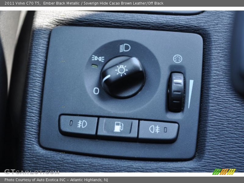 Ember Black Metallic / Soverign Hide Cacao Brown Leather/Off Black 2011 Volvo C70 T5