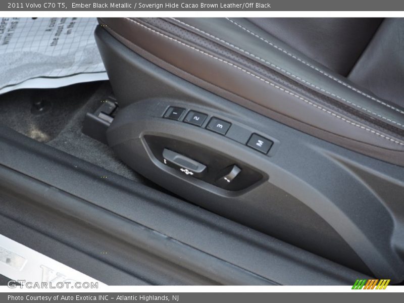 Ember Black Metallic / Soverign Hide Cacao Brown Leather/Off Black 2011 Volvo C70 T5