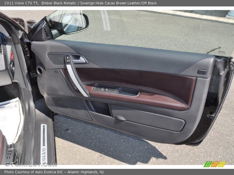 Ember Black Metallic / Soverign Hide Cacao Brown Leather/Off Black 2011 Volvo C70 T5