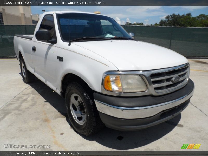 Oxford White / Medium Graphite 2000 Ford F150 XL Regular Cab