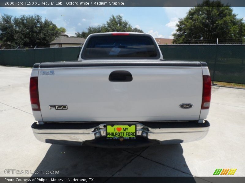 Oxford White / Medium Graphite 2000 Ford F150 XL Regular Cab