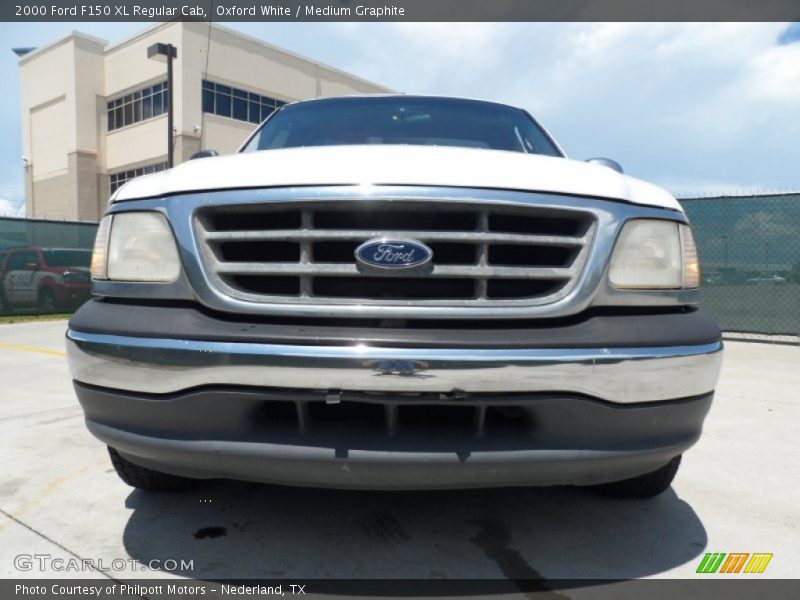 Oxford White / Medium Graphite 2000 Ford F150 XL Regular Cab