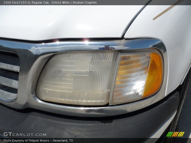 Oxford White / Medium Graphite 2000 Ford F150 XL Regular Cab