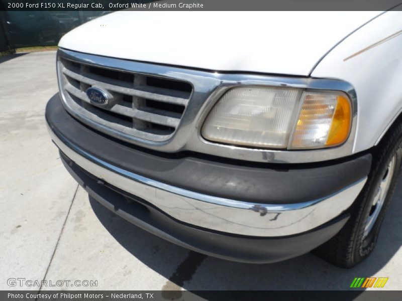 Oxford White / Medium Graphite 2000 Ford F150 XL Regular Cab