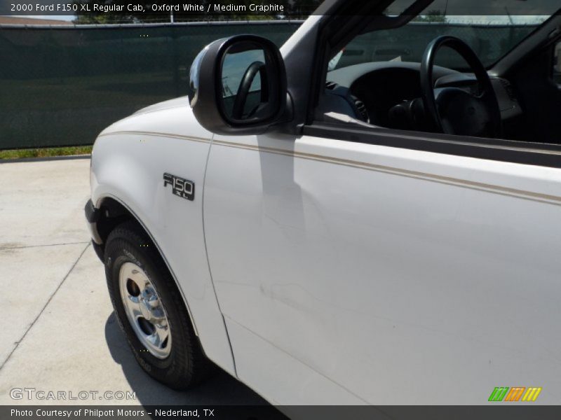 Oxford White / Medium Graphite 2000 Ford F150 XL Regular Cab