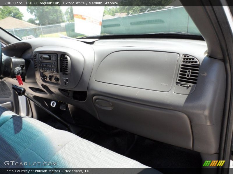 Oxford White / Medium Graphite 2000 Ford F150 XL Regular Cab