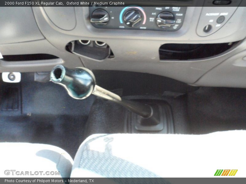 Oxford White / Medium Graphite 2000 Ford F150 XL Regular Cab