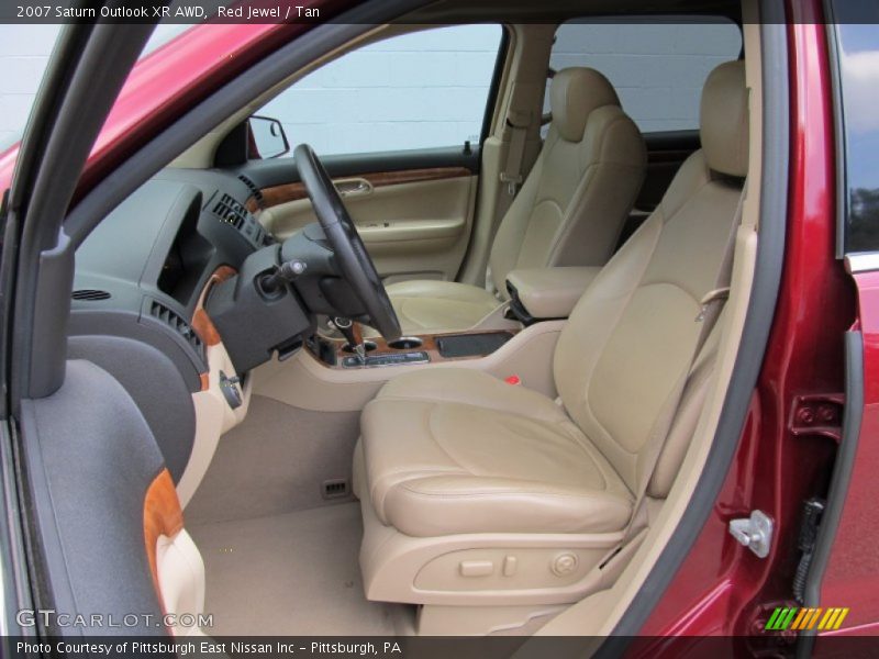  2007 Outlook XR AWD Tan Interior