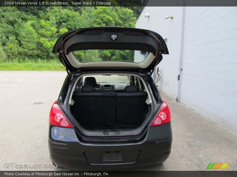 Super Black / Charcoal 2009 Nissan Versa 1.8 SL Hatchback