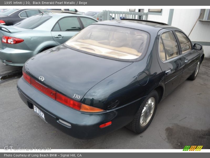 Black Emerald Pearl Metallic / Beige 1995 Infiniti J 30