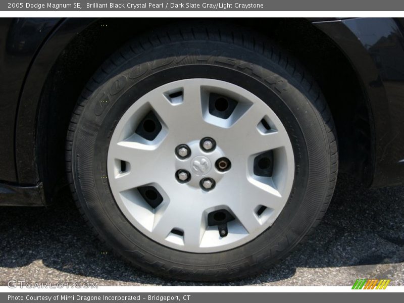 Brilliant Black Crystal Pearl / Dark Slate Gray/Light Graystone 2005 Dodge Magnum SE