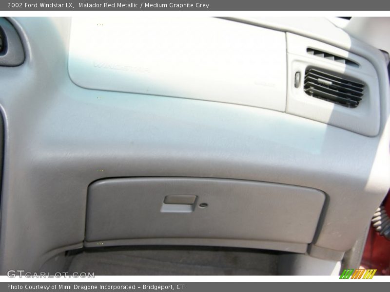 Matador Red Metallic / Medium Graphite Grey 2002 Ford Windstar LX