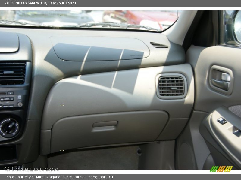 Blackout / Sage 2006 Nissan Sentra 1.8