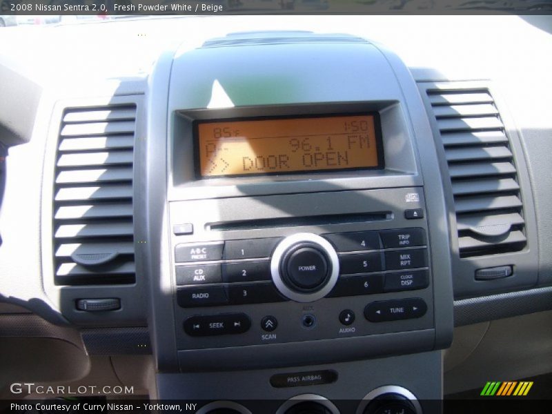 Fresh Powder White / Beige 2008 Nissan Sentra 2.0