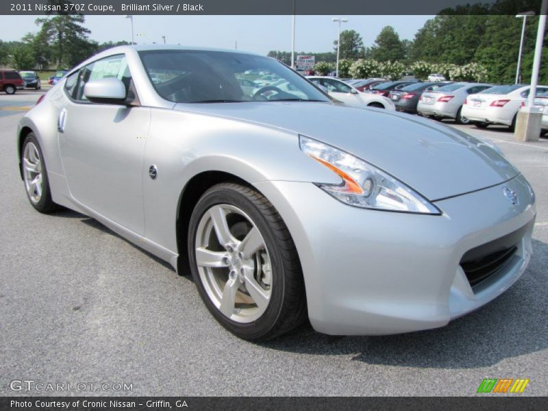 Front 3/4 View of 2011 370Z Coupe