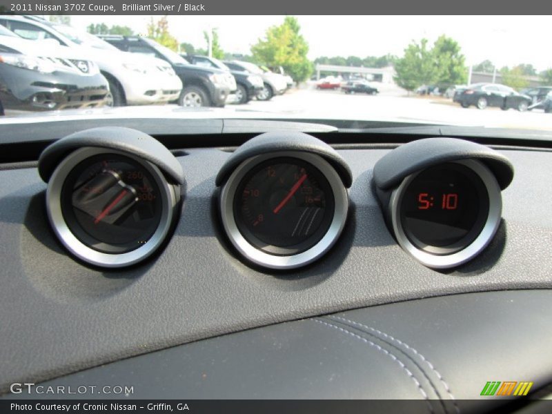 Brilliant Silver / Black 2011 Nissan 370Z Coupe