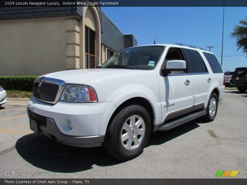 Oxford White / Light Parchment 2004 Lincoln Navigator Luxury